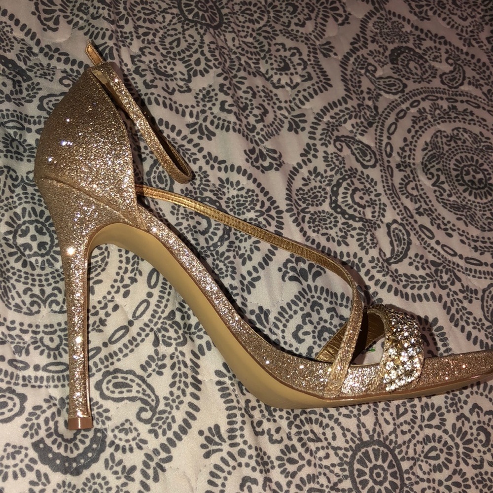 Heels - Picture 3 of 7